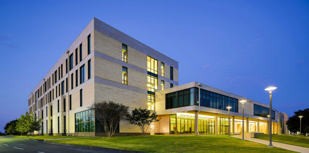 University of Texas at Dallas - (Naveen Jindal School of Management)
